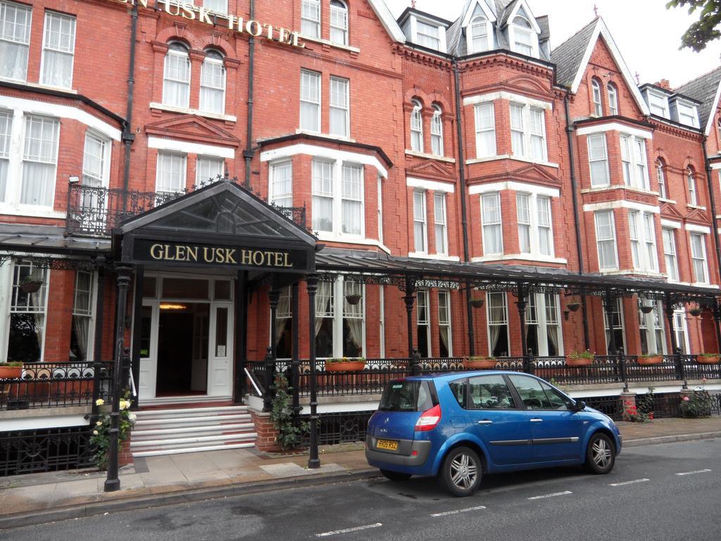 Glen Usk Hotel Llandrindod Wells Eksteriør billede