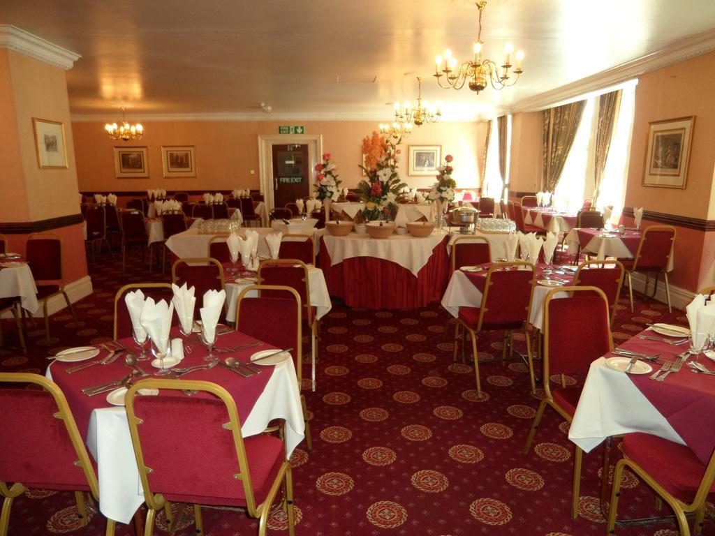 Glen Usk Hotel Llandrindod Wells Eksteriør billede