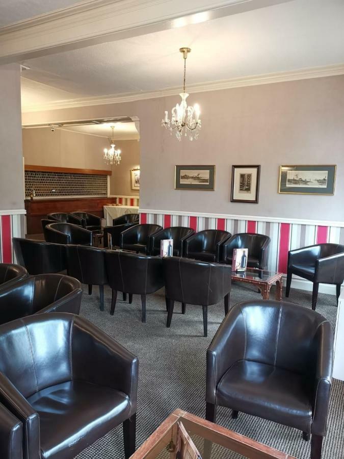 Glen Usk Hotel Llandrindod Wells Eksteriør billede